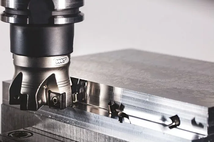 CNC-Fräsen einer Formplatte