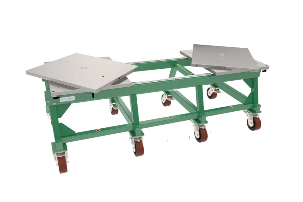 Mobiler Montagetisch für Spritzgussformen bis 3 t (KFW 3000) auf Lenkrollen mit gedrehten Platten – auch als mobiler Inspektionstisch nutzbar