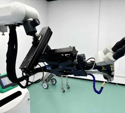 Geneigter Laserschweißkopf für schwer zugängliche Stellen