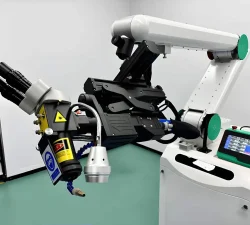Laserschweißkopf mit Mikroskop und schwenkbarer Optik