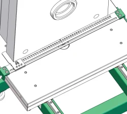 Markierhilfe auf dem Ladeblatt mit Gleitschieber als Anschlag an der Spritzgussform