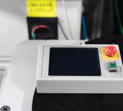 Touchdisplay für die Laserparameter der Laserschweißanlage